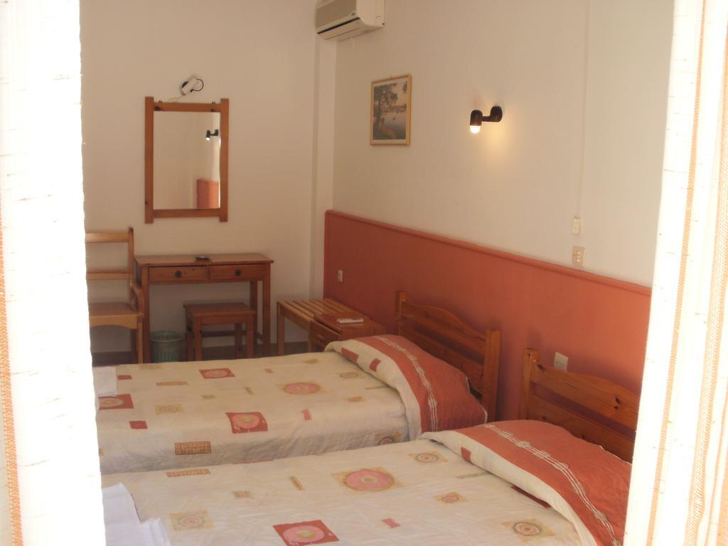 Skevoulis Studios Беніцес Номер фото